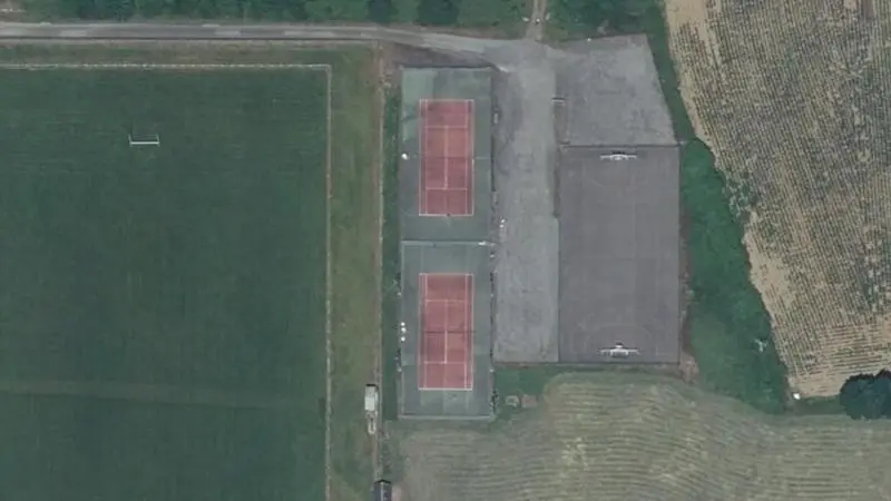 Vue aérienne des courts de tennis : Espace Sport