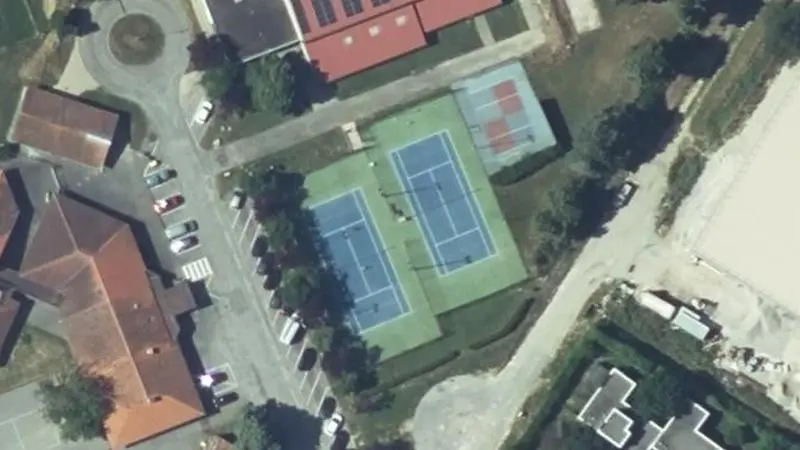 Vue aérienne des courts de tennis : Complexe Sportif d'Ayguesvives