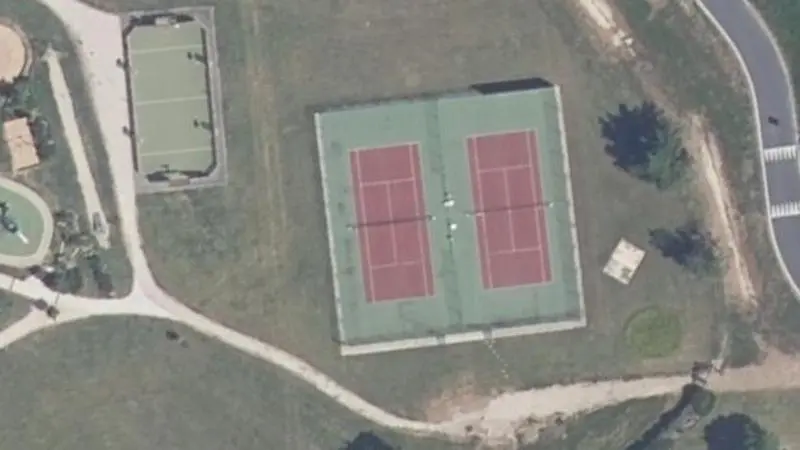 Vue aérienne des courts de tennis : Terrains de tennis de Tavers
