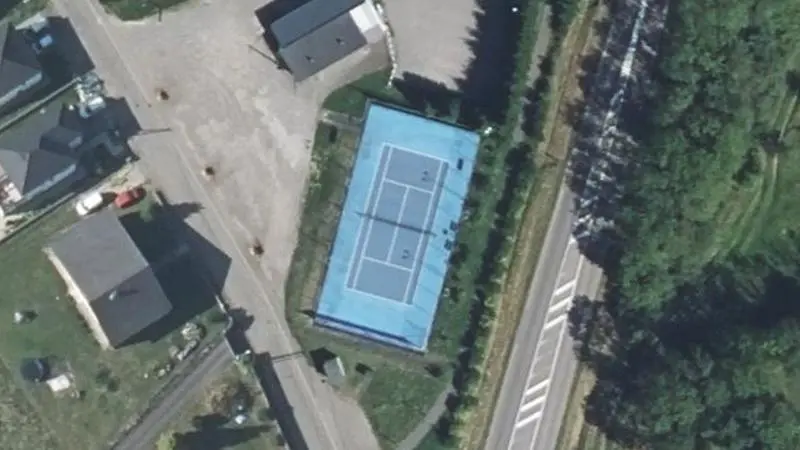 Vue aérienne du court de tennis : Stade du Castel