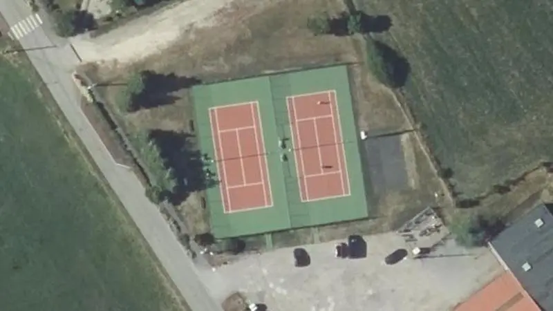 Vue aérienne des courts de tennis : Complexe sportif de Champenoux