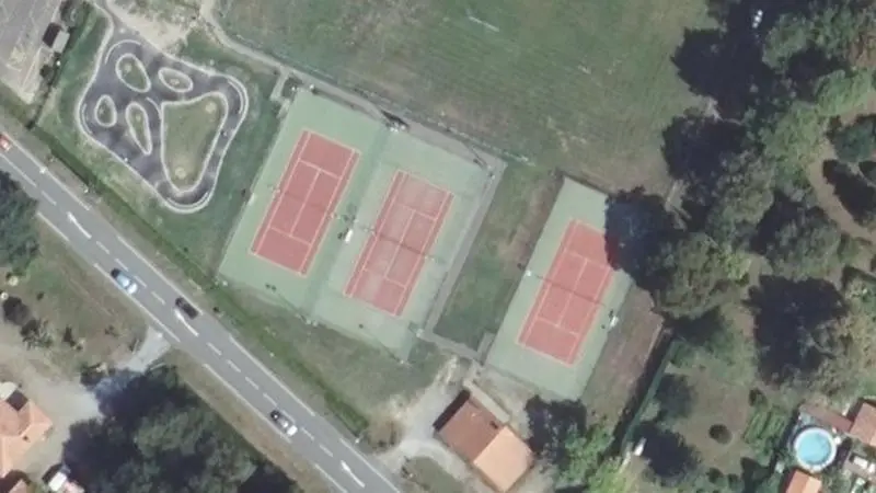 Vue aérienne des courts de tennis : Espace Raoul Lagraula
