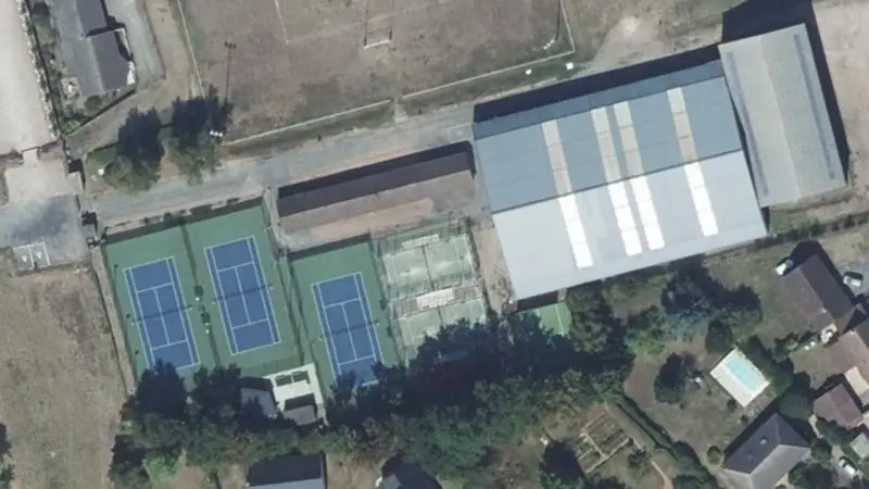 Vue aérienne des courts de tennis : Complexe multisports ASPTT