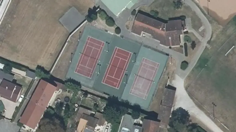 Vue aérienne des courts de tennis : Stade de Balan
