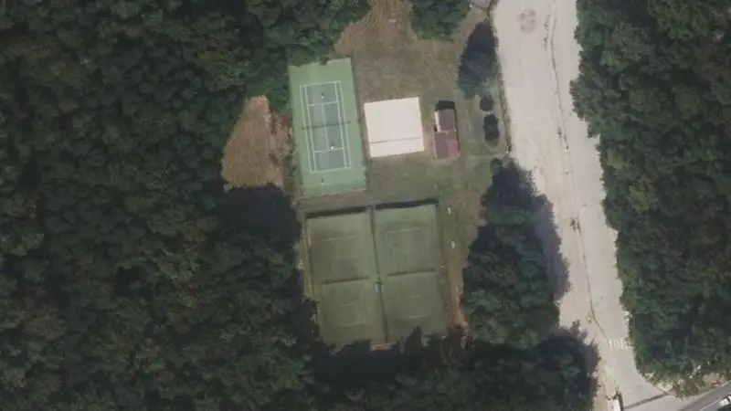 Vue aérienne des courts de tennis : Complexe Sportif de Cerny
