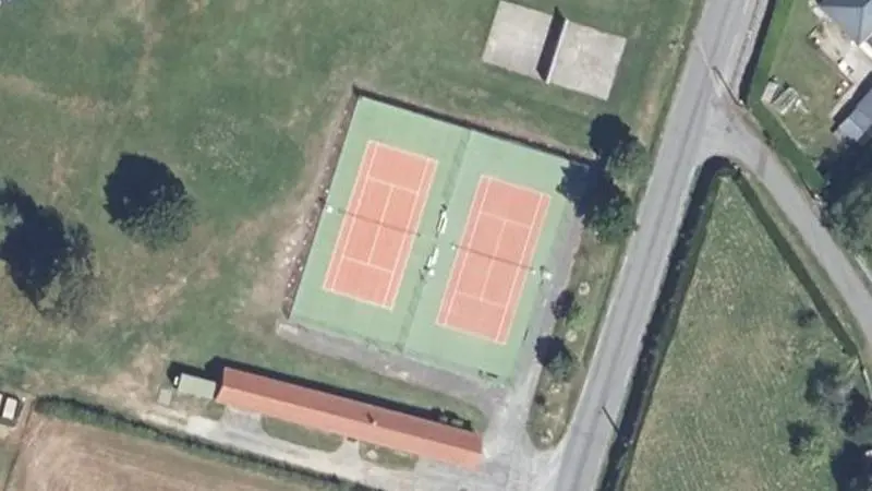 Vue aérienne des courts de tennis : Stade de Crocq