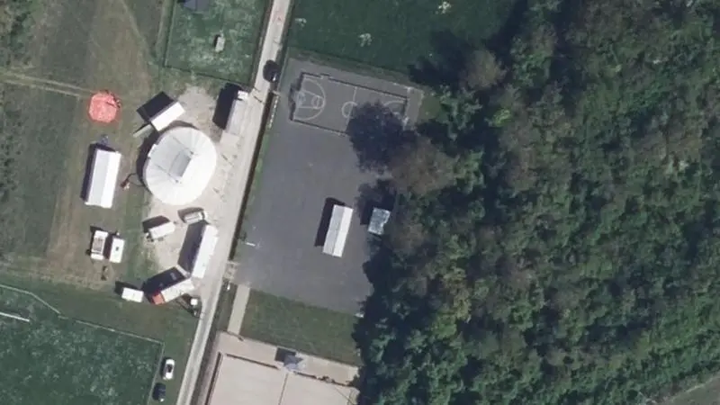 Vue aérienne du mur de tennis : Stade de Chouilly