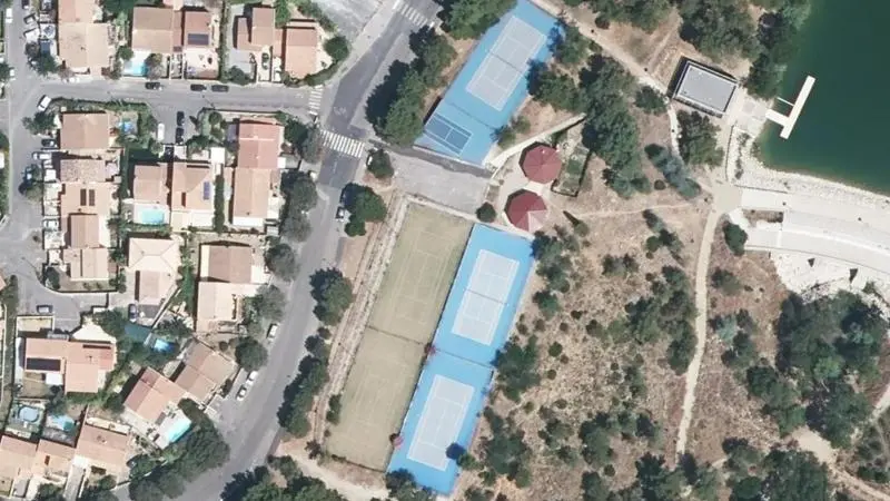 Vue aérienne des courts de tennis : Complexe Les Garrigues