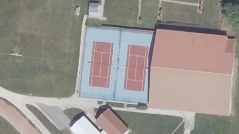 Vue aérienne des courts de tennis : Complexe sportif du jay