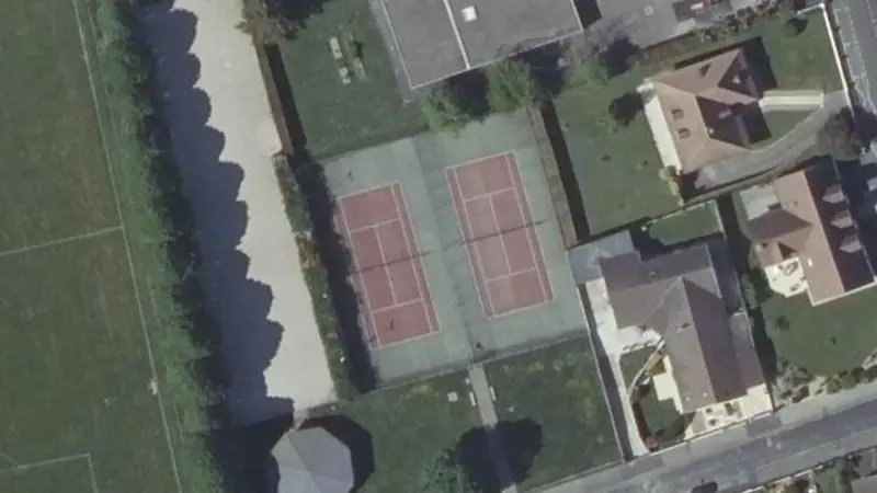 Vue aérienne des courts de tennis : Complexe sportif de Compertrix