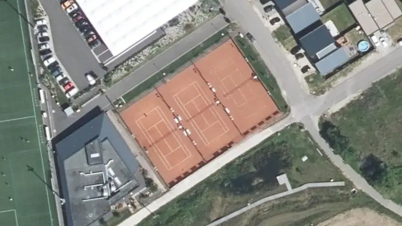 Vue aérienne des courts de tennis : Plateau sportif d'Augny