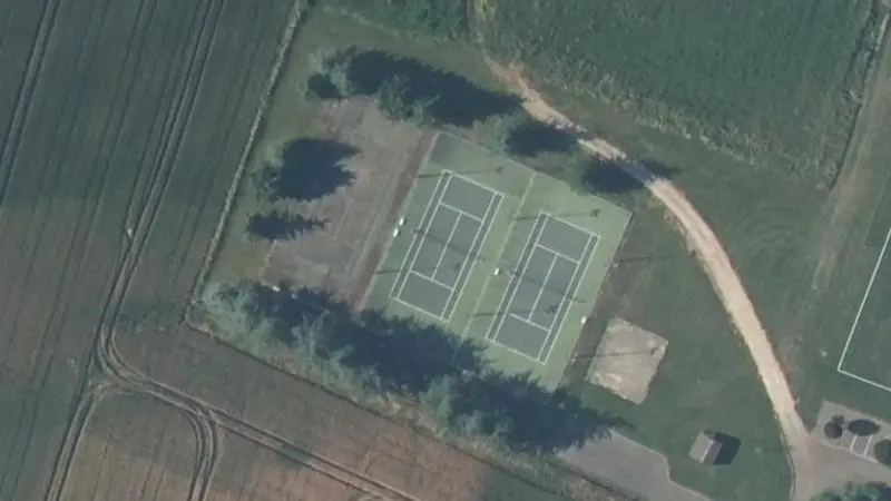 Vue aérienne des courts de tennis : Complexe Sportif Le Patis