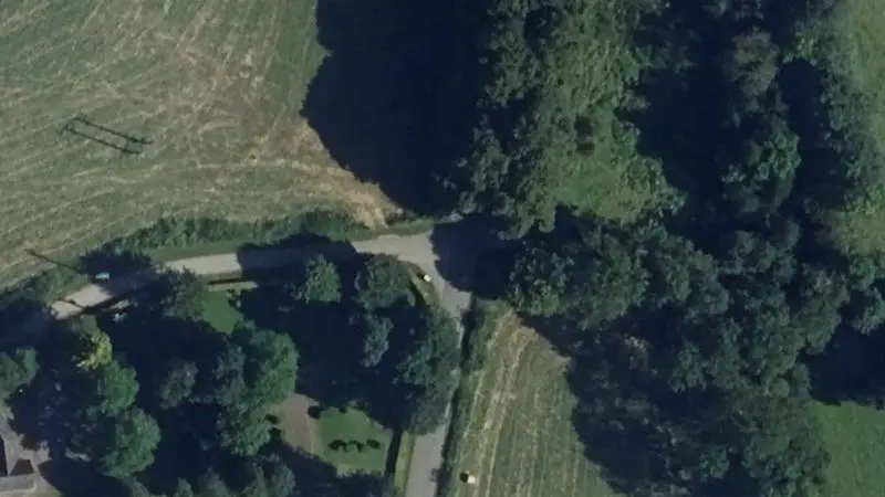 Vue aérienne du court de tennis : Terrains de sports et de loisirs