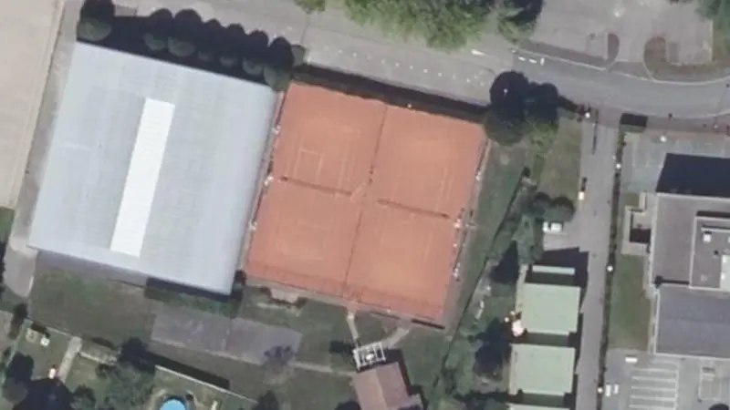 Vue aérienne des courts de tennis : Espace loisir Guyot
