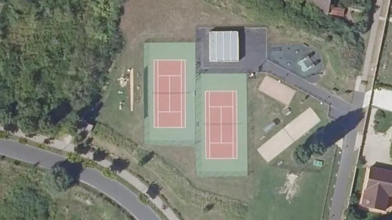 Vue aérienne des courts de tennis : Terrains de tennis de Chartrettes