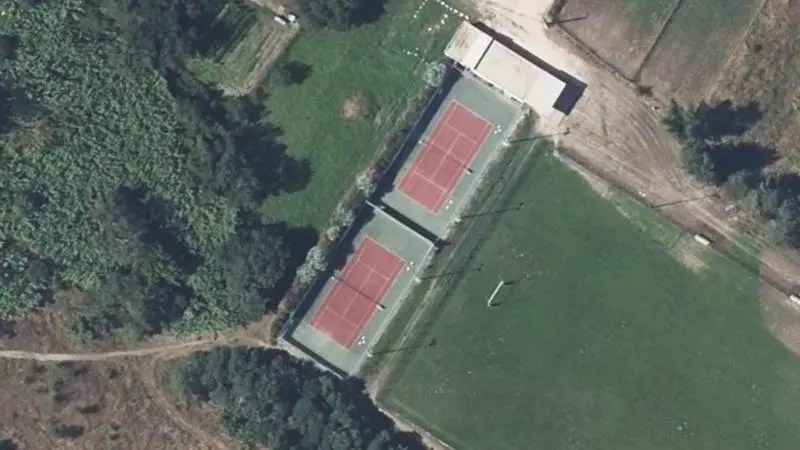 Vue aérienne des courts de tennis : Terrain de Sports de Brignon