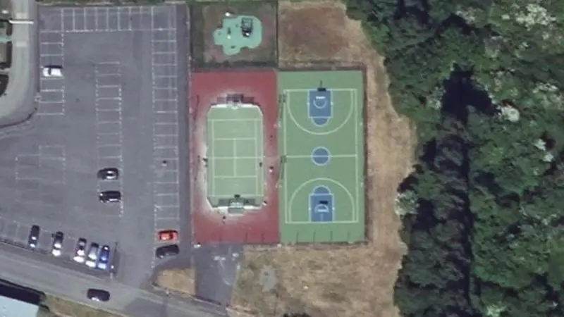 Vue aérienne du court de tennis : Complexe Berthelot
