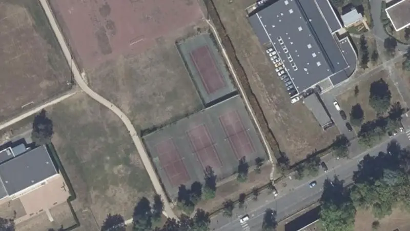 Vue aérienne des courts de tennis : Complexe Sportif Yves du Manoir