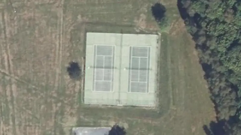 Vue aérienne des courts de tennis : Golf Club d'Aubazine-Correze