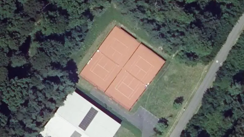 Vue aérienne des courts de tennis : TC Pays de Bitche - Site de Bitche