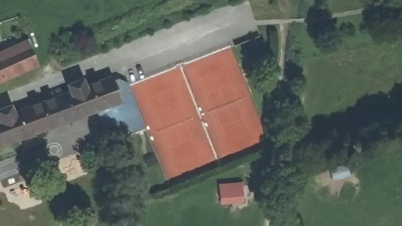 Vue aérienne des courts de tennis : Tennis club de Seebach