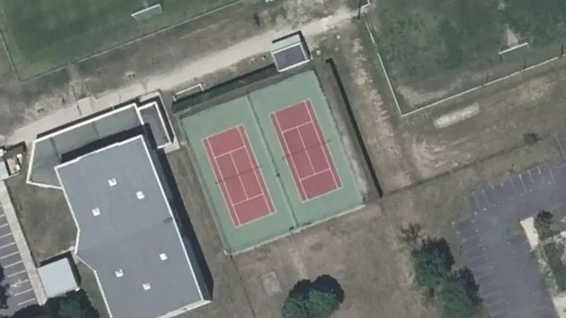 Vue aérienne des courts de tennis : Plaine des Sports G.tachon