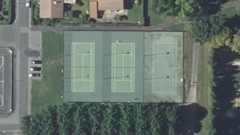 Vue aérienne des courts de tennis : Gymnase Jules Verne