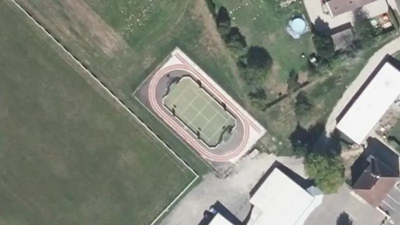 Vue aérienne du court de tennis : Complexe Sportif de Rancy