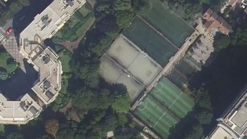 Vue aérienne des courts de tennis : Urban Football Puteaux