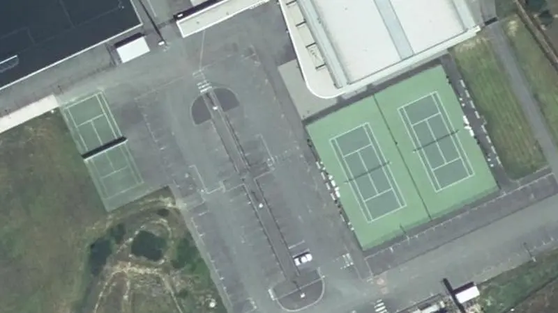 Vue aérienne des courts de tennis : Complexe Beldou