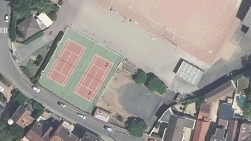 Vue aérienne des courts de tennis : Stade Garibaldi