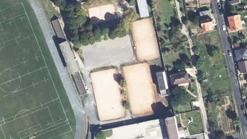 Vue aérienne des courts de tennis : Stade Gaetan Devaud