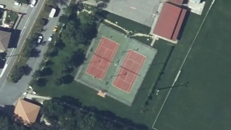 Vue aérienne des courts de tennis : Complexe sportif de Saint-Hilaire