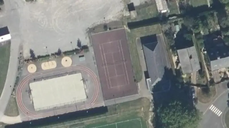 Vue aérienne du court de tennis : Terrains des sports