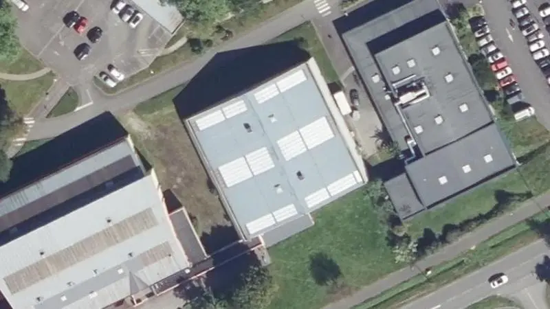 Vue aérienne du court de tennis : Complexe Sportif de Briec