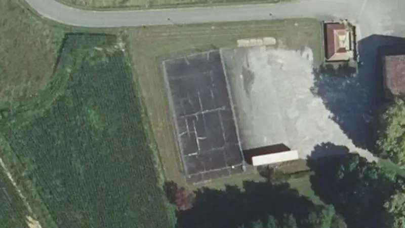 Vue aérienne du court de tennis : Terrain de tennis de Cagnotte