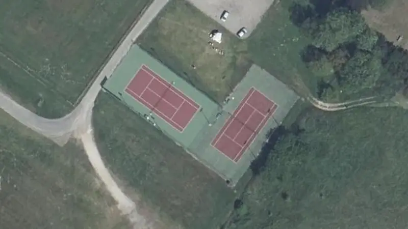 Vue aérienne des courts de tennis : Complexe Sportif de Buzet-sur-Baïse