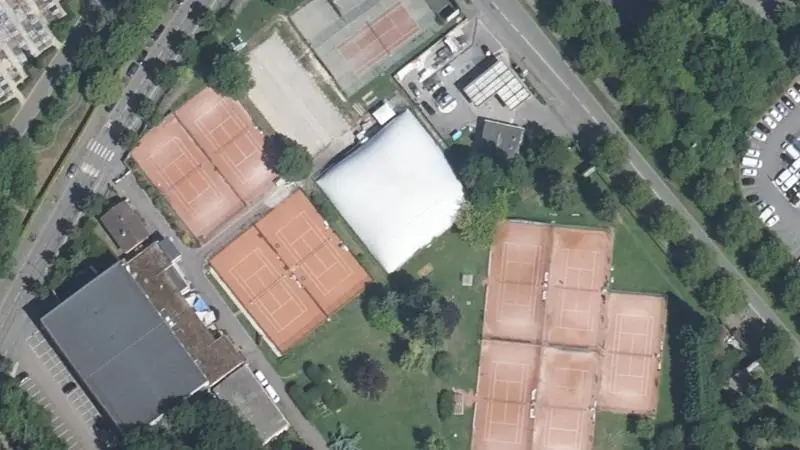 Vue aérienne des courts de tennis : ASPTT Metz