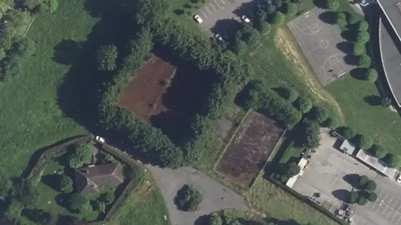 Vue aérienne du mur de tennis : DDE Subdivision de Beauvais