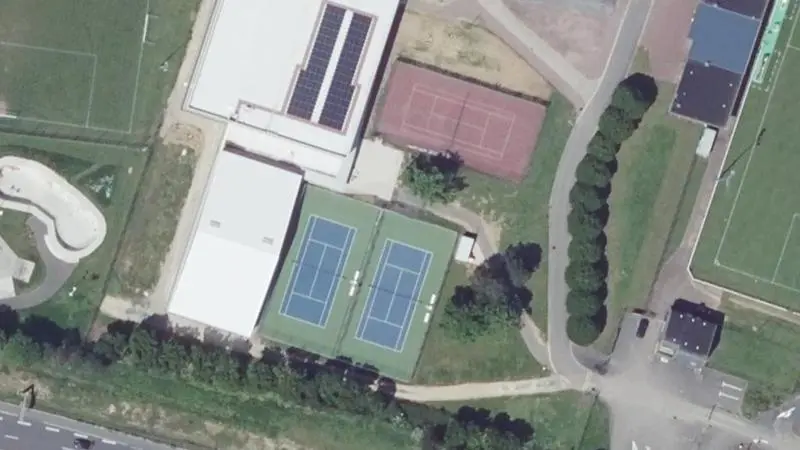 Vue aérienne des courts de tennis : Complexe sportif Mendes France