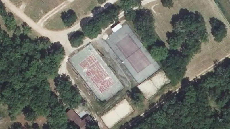 Vue aérienne des courts de tennis : Salle des Fêtes