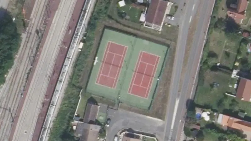 Vue aérienne des courts de tennis : Tennis club de Butry-sur-Oise