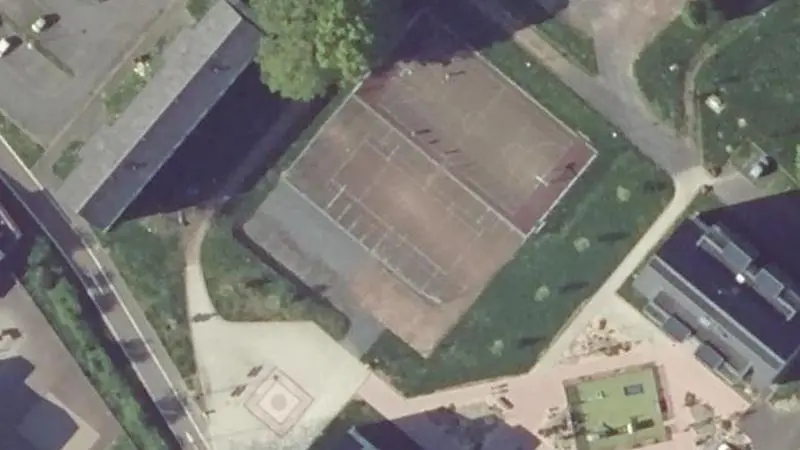 Vue aérienne des courts de tennis : Playground Claires Fontaines
