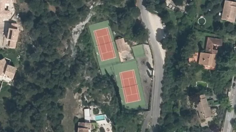 Vue aérienne des courts de tennis : Terrains de tennis d'Orgon