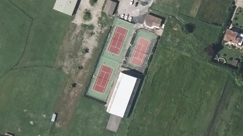 Vue aérienne des courts de tennis : Complexe Sportif Chury