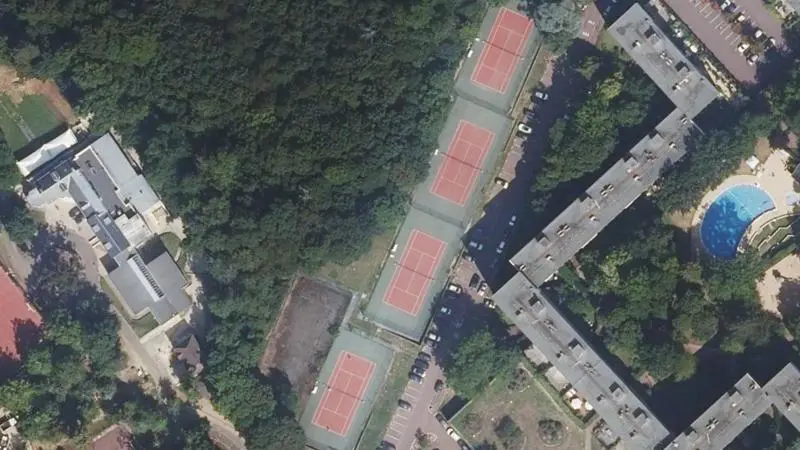 Vue aérienne des courts de tennis : Tennis la Jonchere