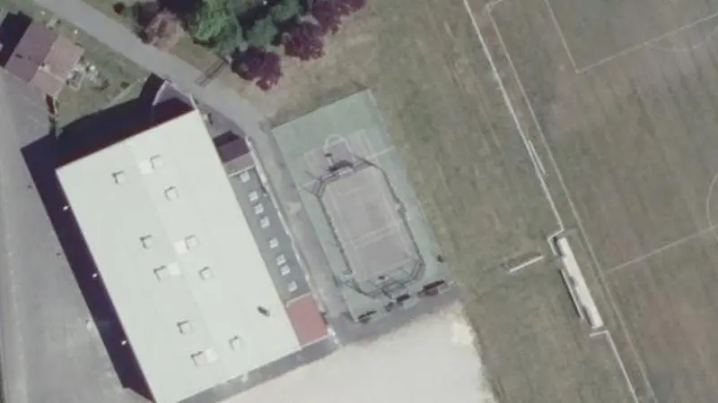 Vue aérienne du court de tennis : Stade Lecluyse