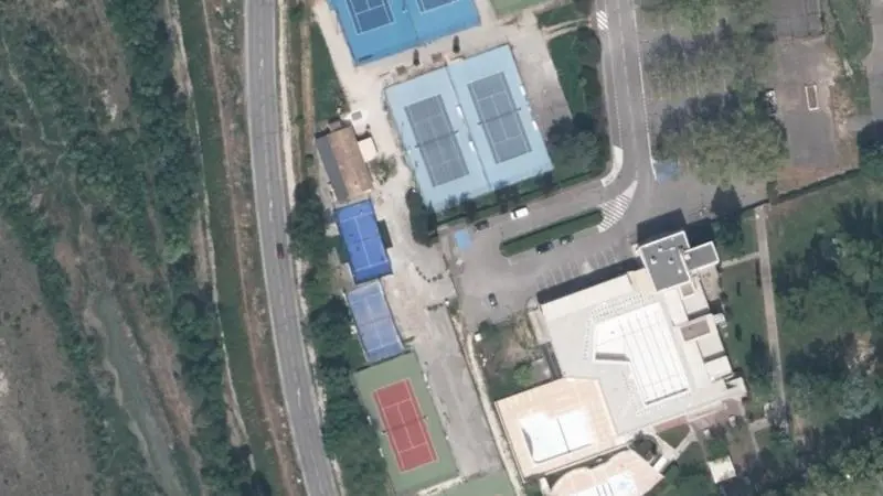 Vue aérienne des courts de tennis : Tennis / Padel Club Cavaillon
