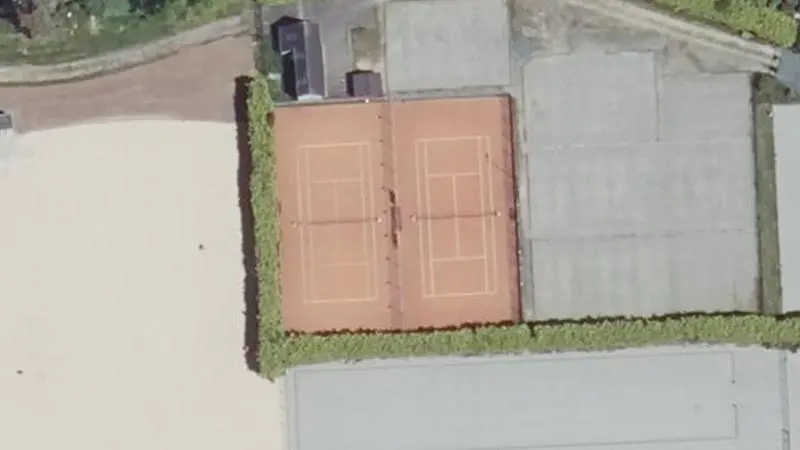 Vue aérienne du court de tennis : Complexe Sportif Multisports