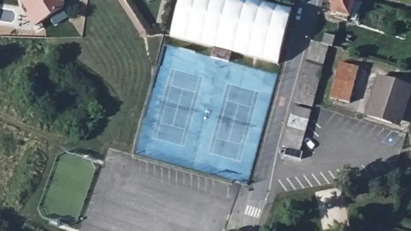 Vue aérienne des courts de tennis : Espace Charles Ferdinand